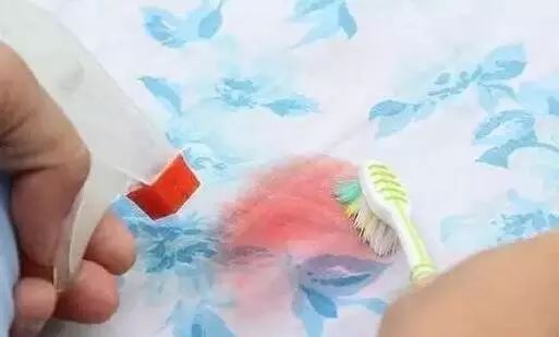 床上用品污渍清洁,床上用品污渍清洁，方法与技巧
