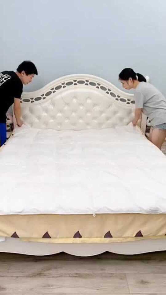 如何更换床上用品套装视频,如何更换床上用品套装视频教程，一步步轻松搞定