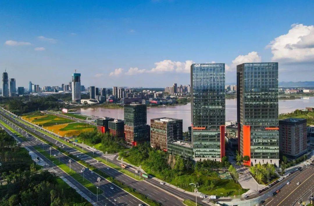 成都和信房产,成都和信房产，塑造城市风貌的卓越力量